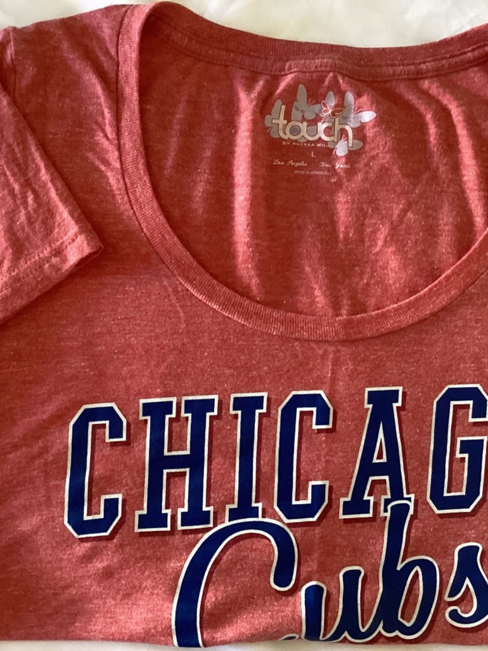 Ladies Red Whitewashed CHICAGO CUBS TEE SIZE LARGE SHORT SLEEVE